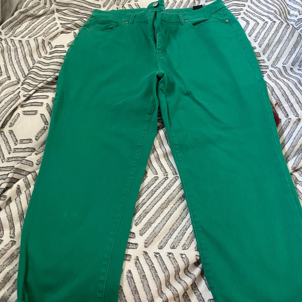 Chico’s So Slimming Girlfriend Crop sz 3
